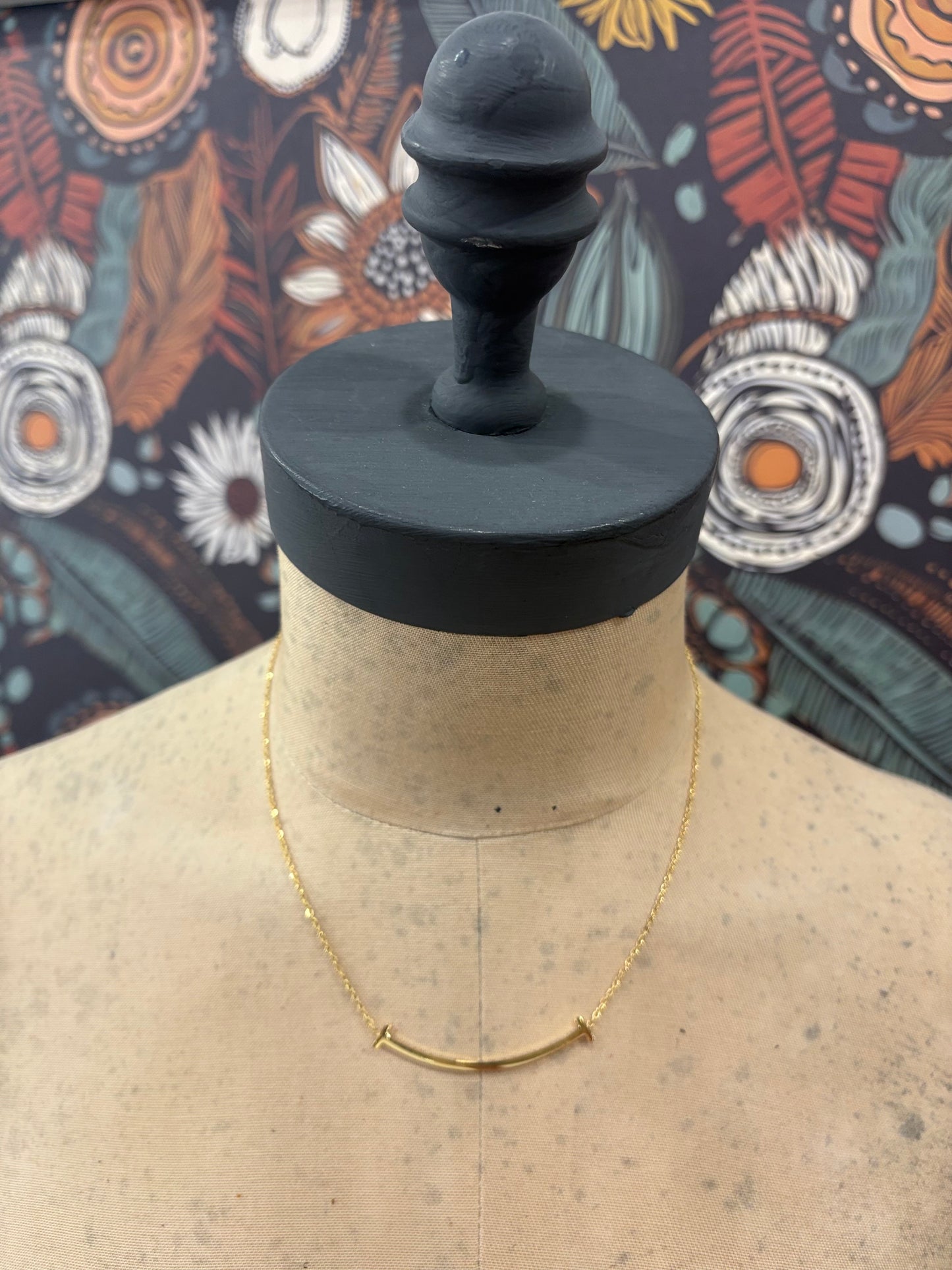 Elegance In Line Bar Necklace (Gold)