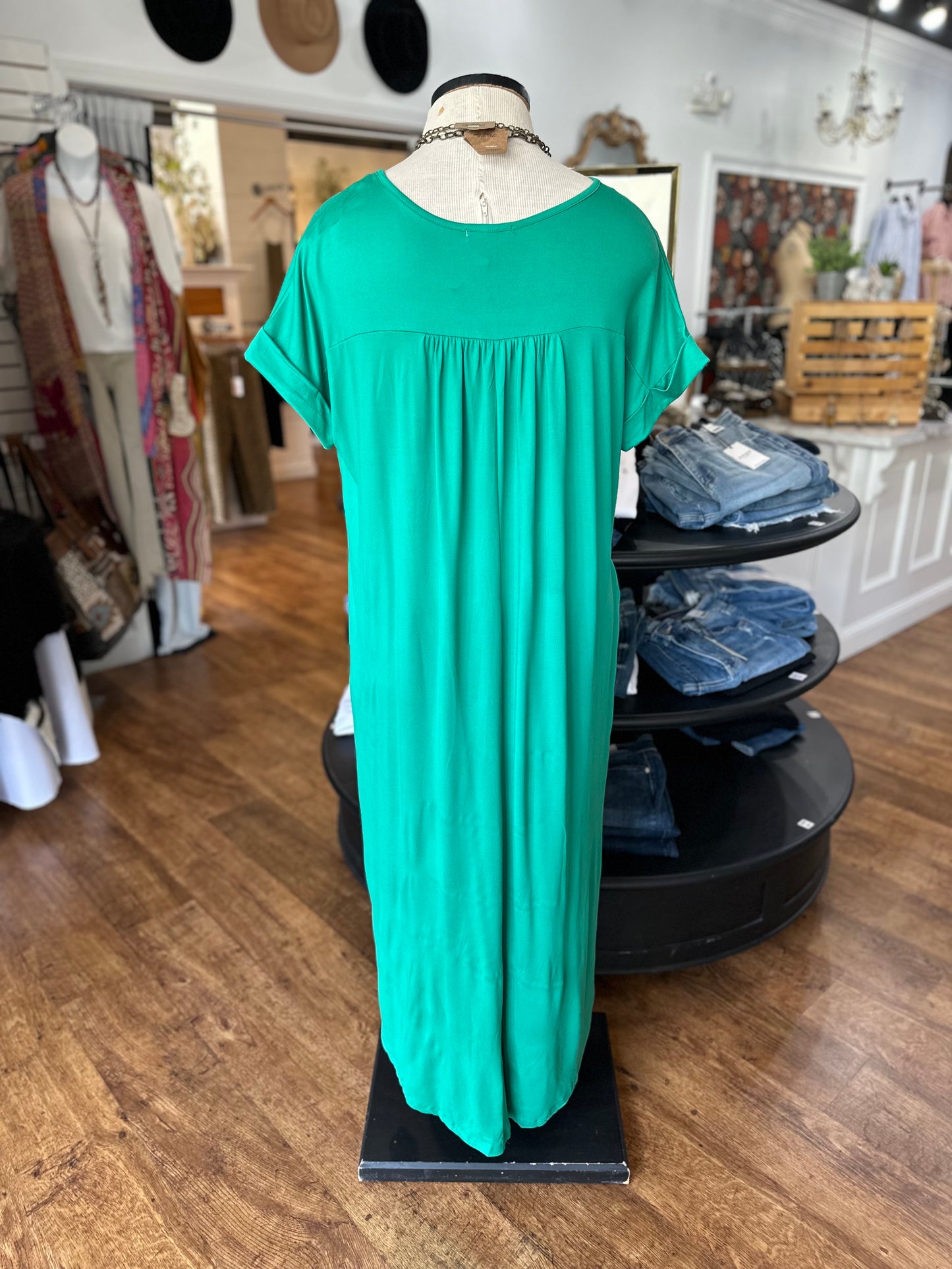 Cue The Casual Maxi Dress ~ Green