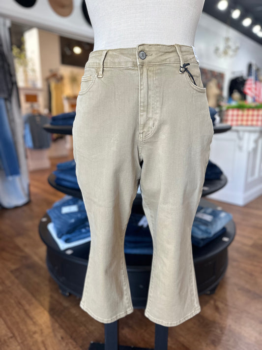 Judy Blue Mid Rise Khaki Capri ~ FERN