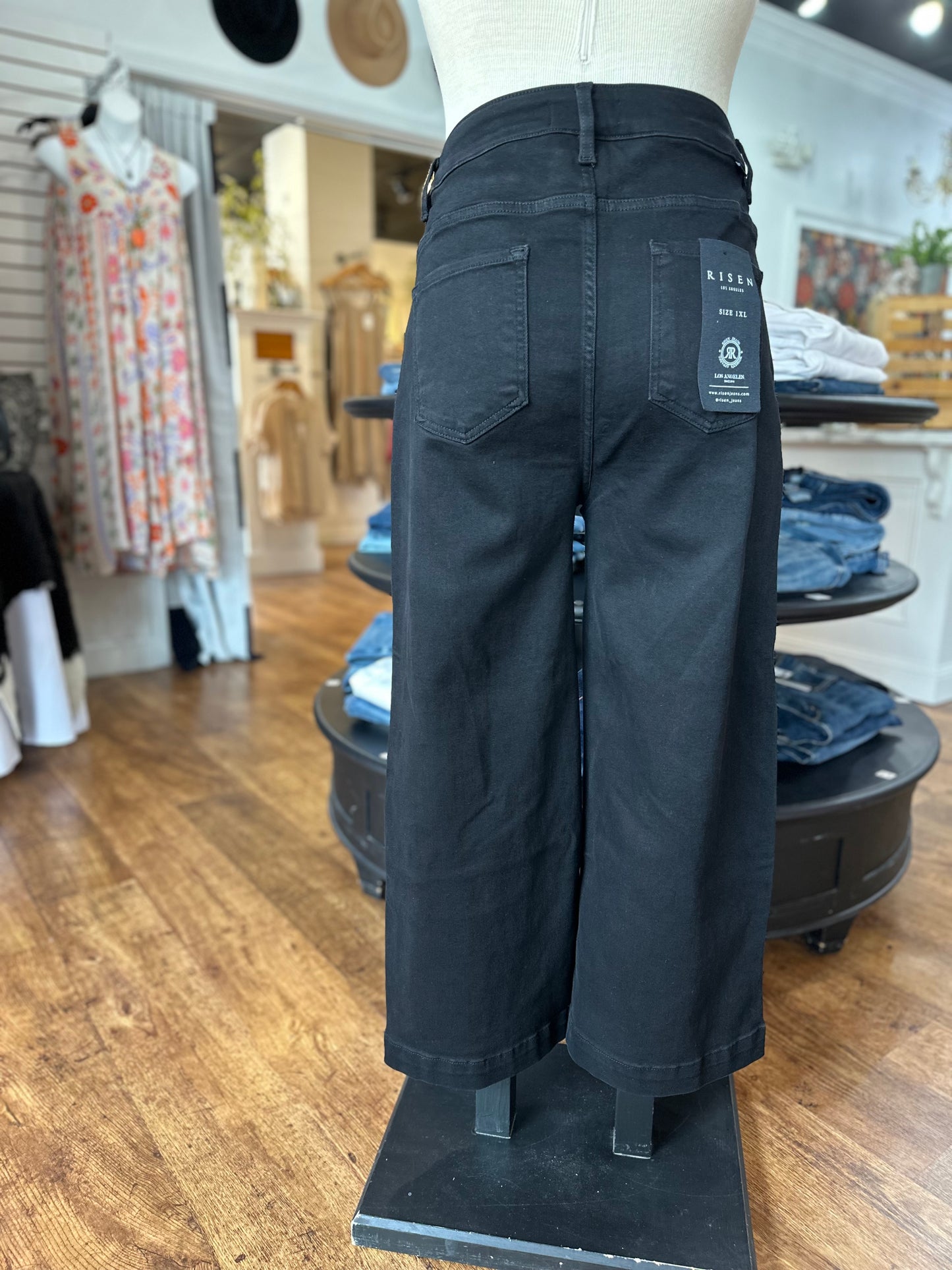 CHLOE Ankle Wide Leg Jean / Risen