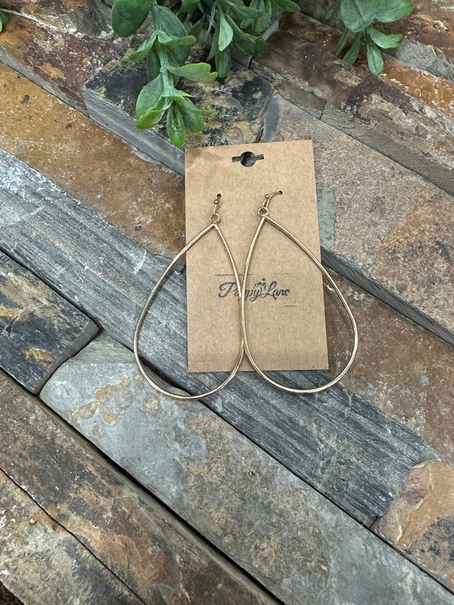 Cue The Chic Thin Teardrop Earrings ~ Gold