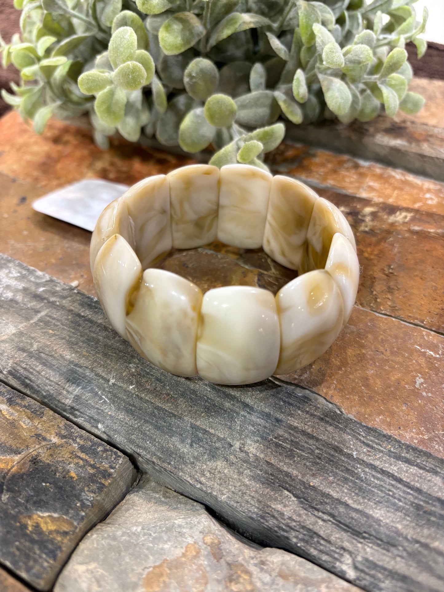 Vivid Views Acrylic Stretch Bracelet - Natural