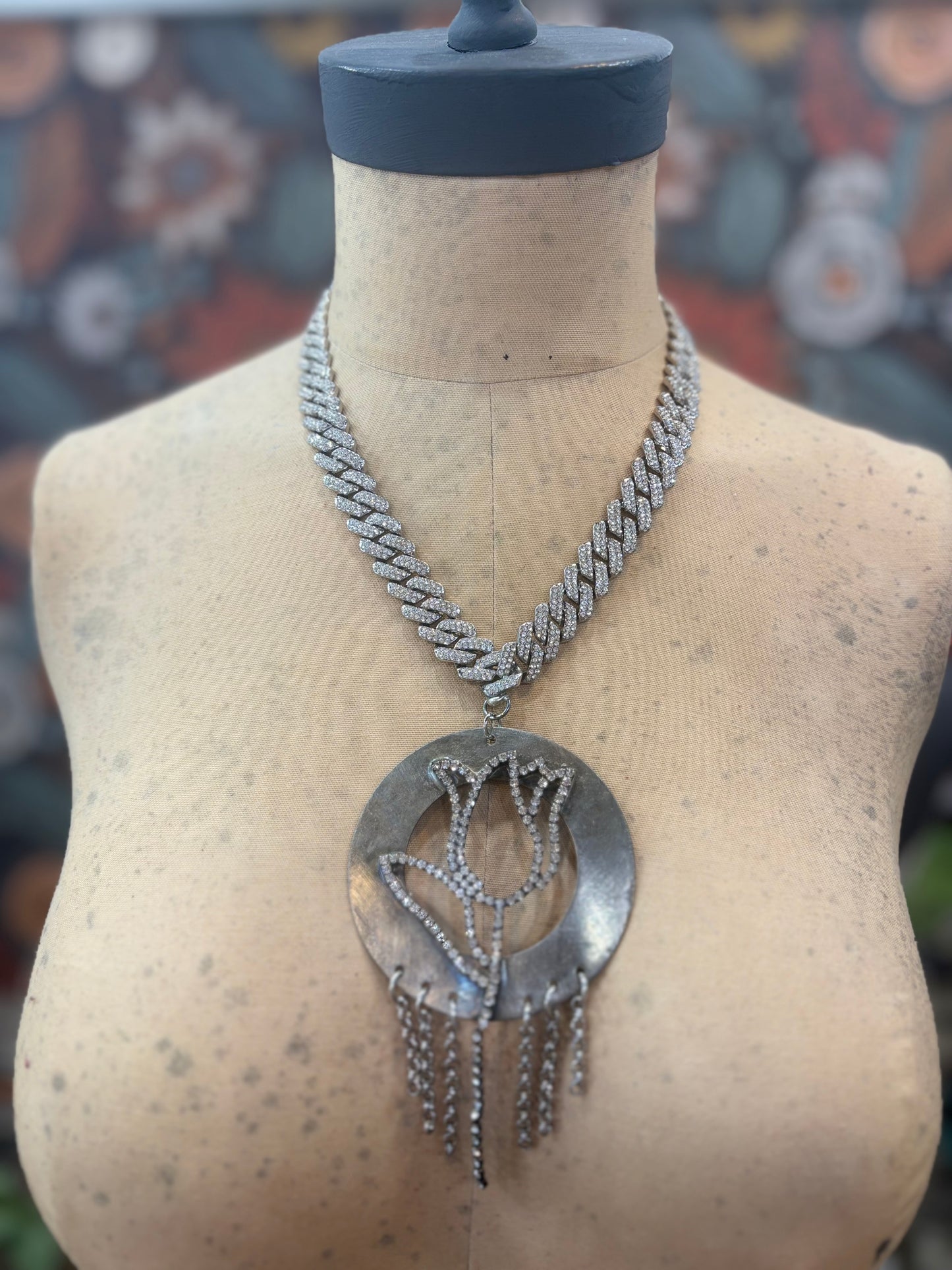 Glitzy Bloom Necklace / Art by Amy
