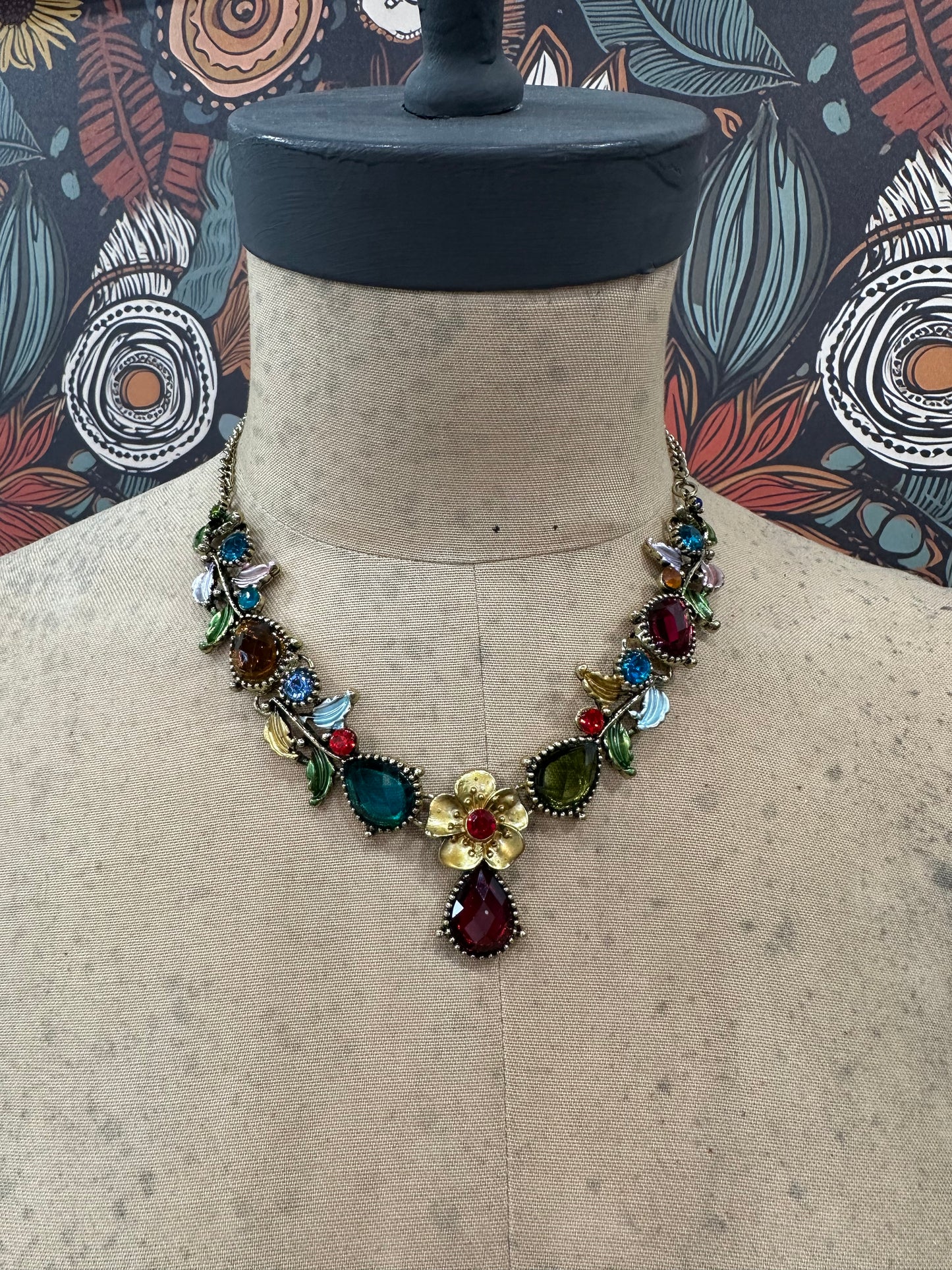 Guide Me There Crystal Flower Necklace Set