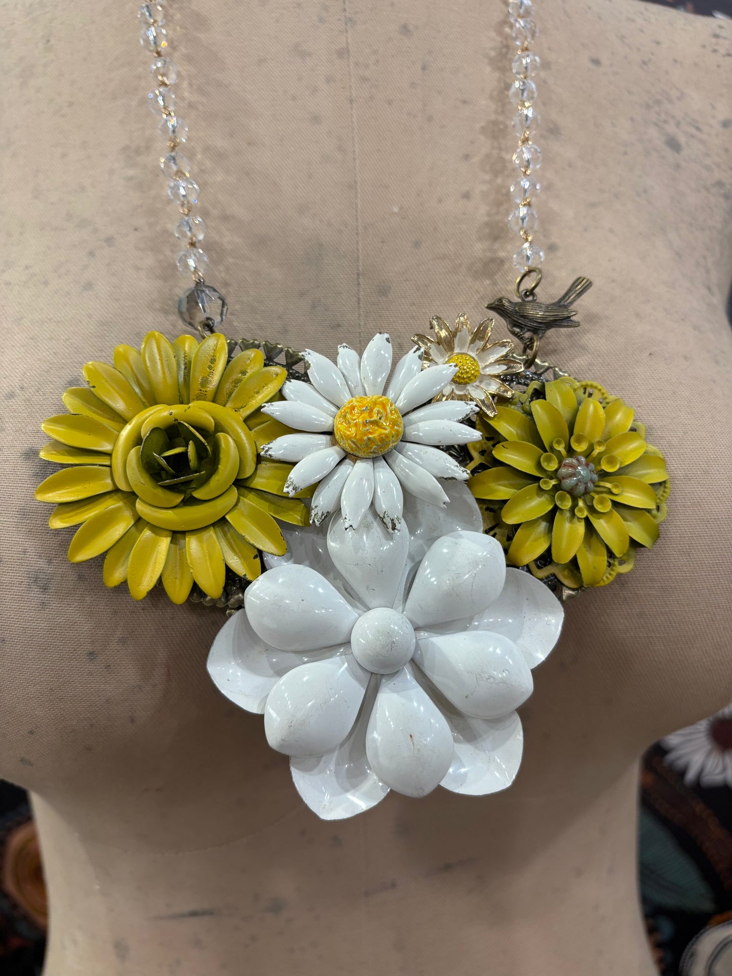 Vintage Mod Flower Assemblage Necklace -Yellow & White