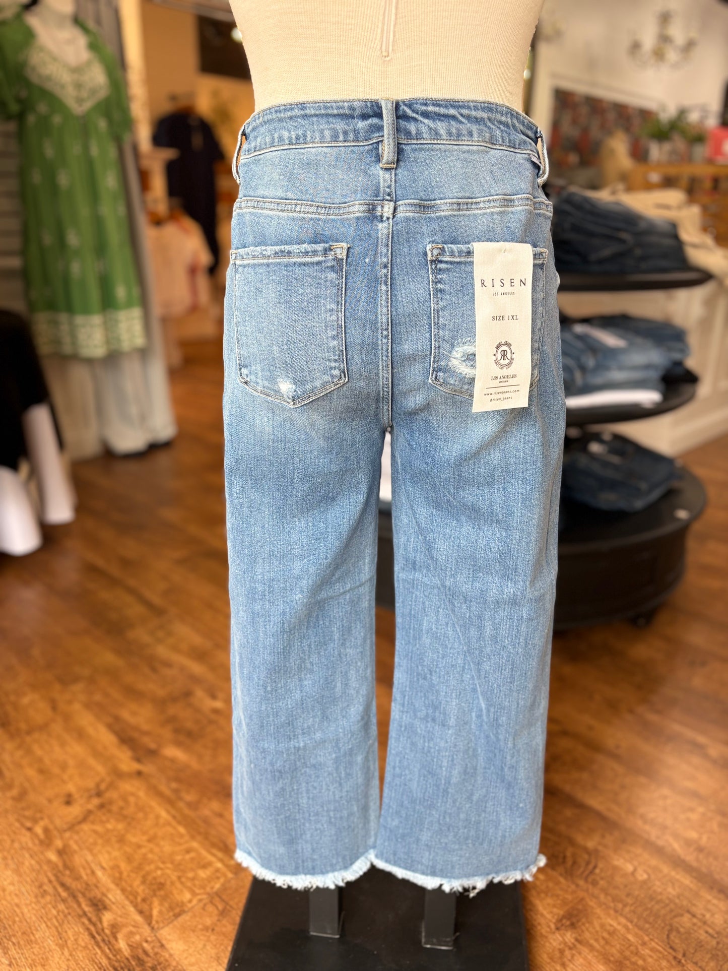 VIVIAN High Rise Crop Straight Jean / Risen