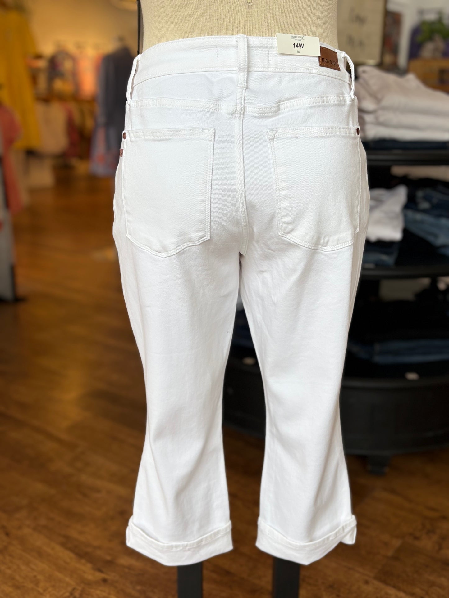Judy Blue Mid Rise Cuffed Capri ~ HAVEN