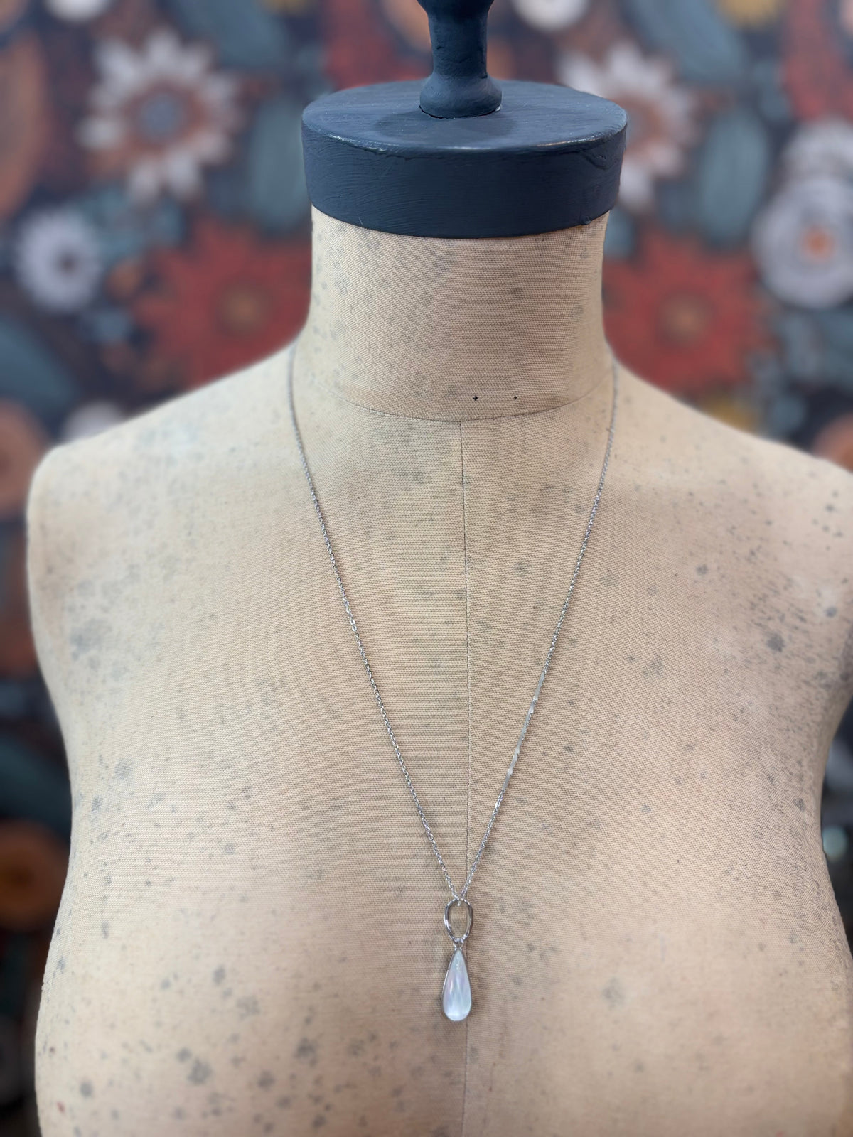 Pearl of a Moment Teardrop Necklace - Silver
