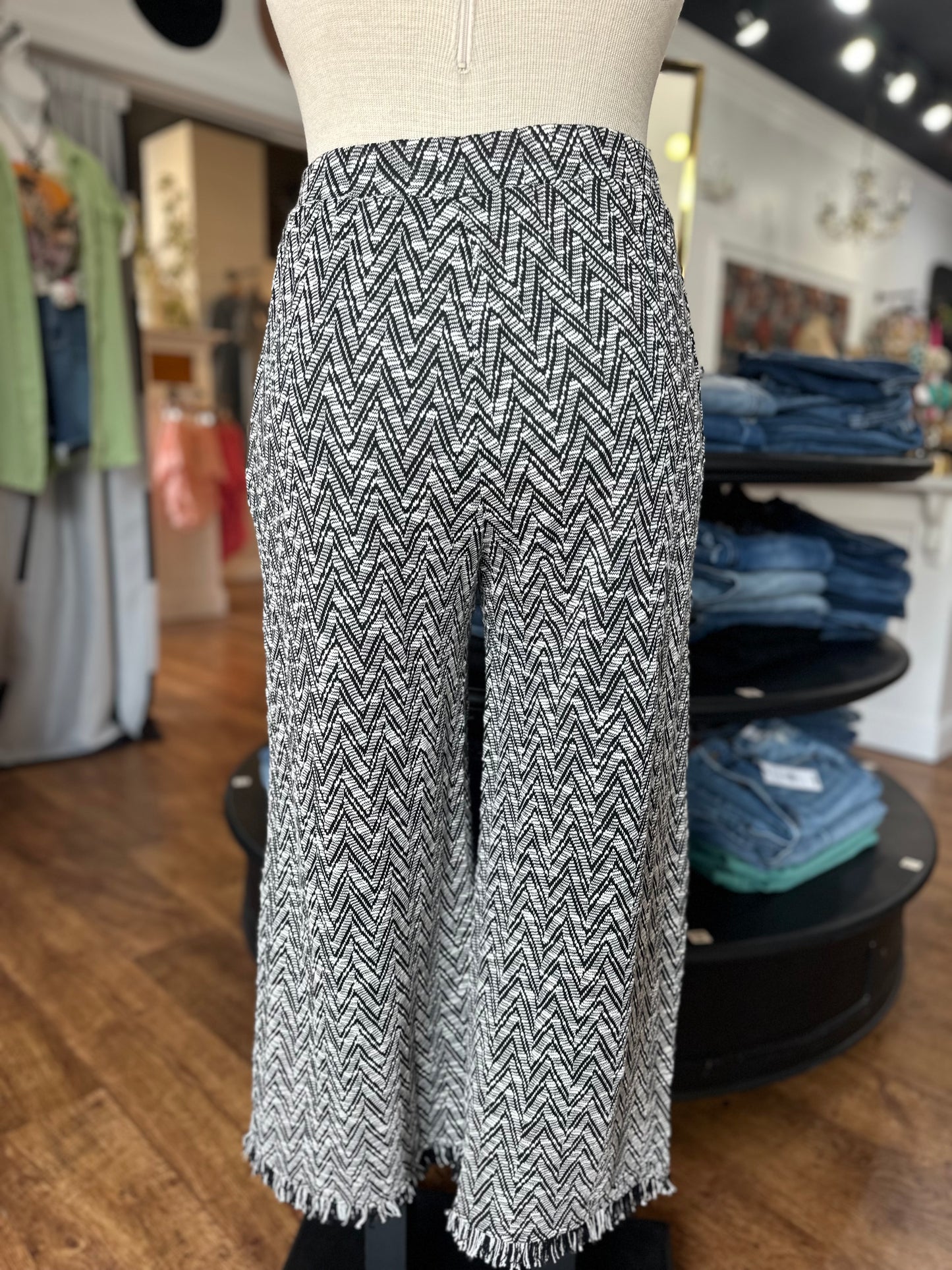 Talk Of The Town Fringe Detail Cropped Pants