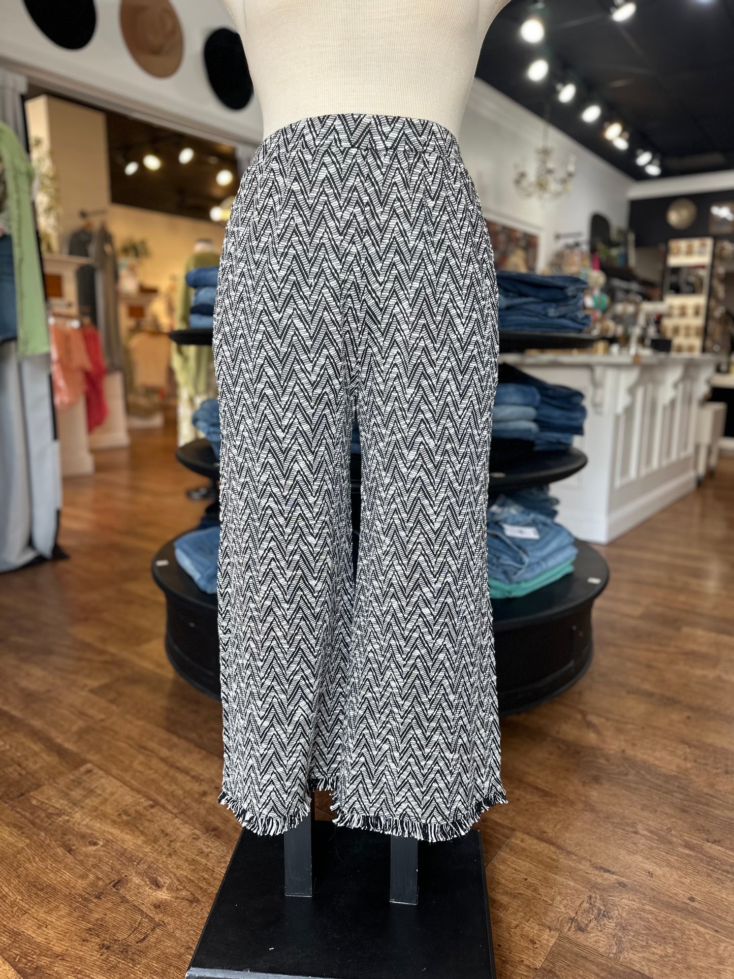 Talk Of The Town Fringe Detail Cropped Pants