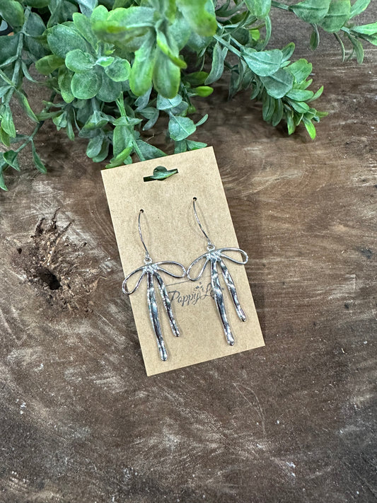 Pretty Please Bow Earrings ~ Silver