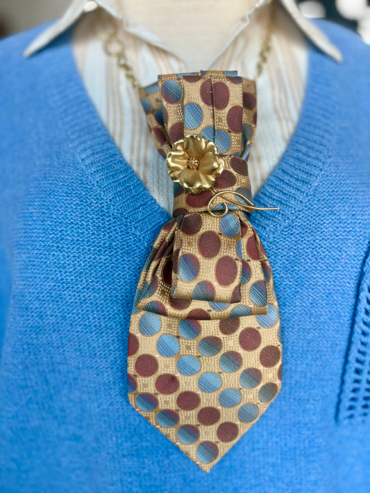 Simply Elegant Necktie Necklace Accessory / Vintage Floral Gold Brooch