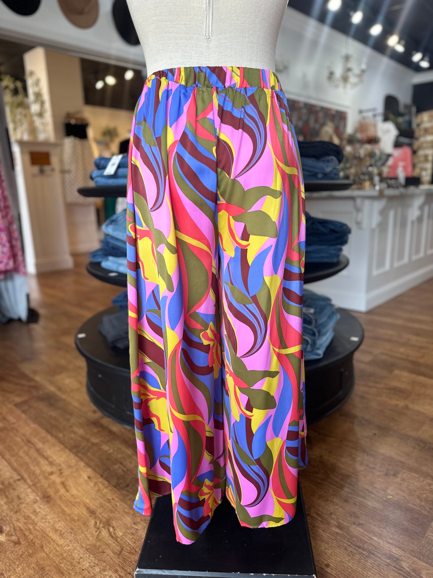 Coming To Town Abstract Print Wide Leg Pants ~ Lilac Pink