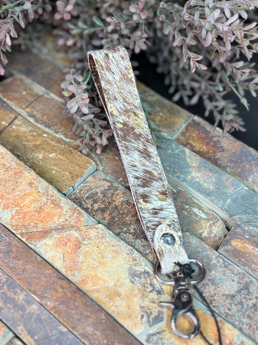 Myra Bullrun Hill Key Fob in Brown & White