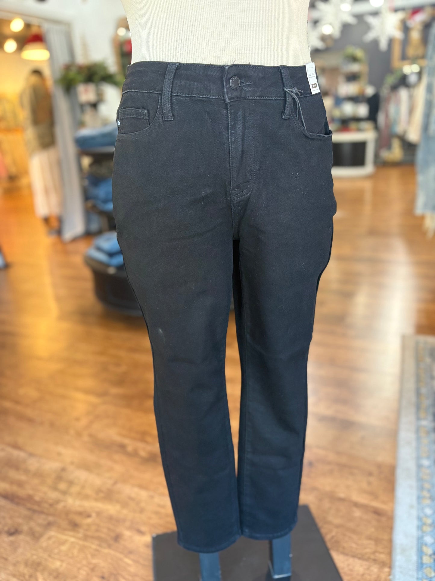 Judy Blue Mid Rise Slim Fit Black Jean ~ DELLA