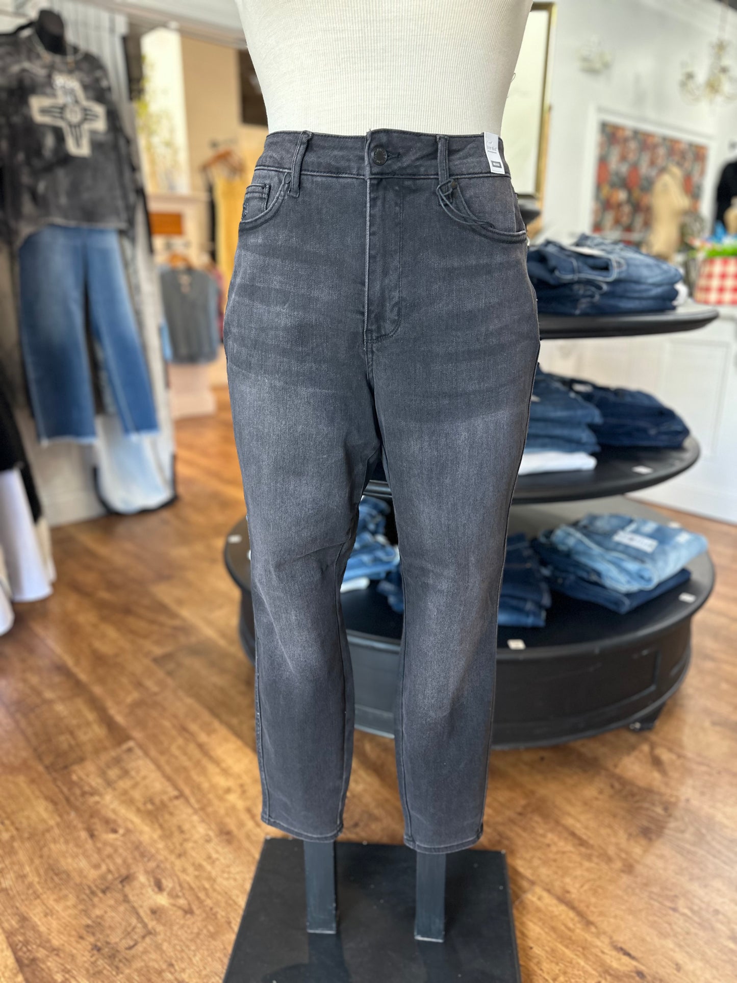 Judy Blue Mid Rise Tummy Control Skinny Jean In Black ~ GINGER