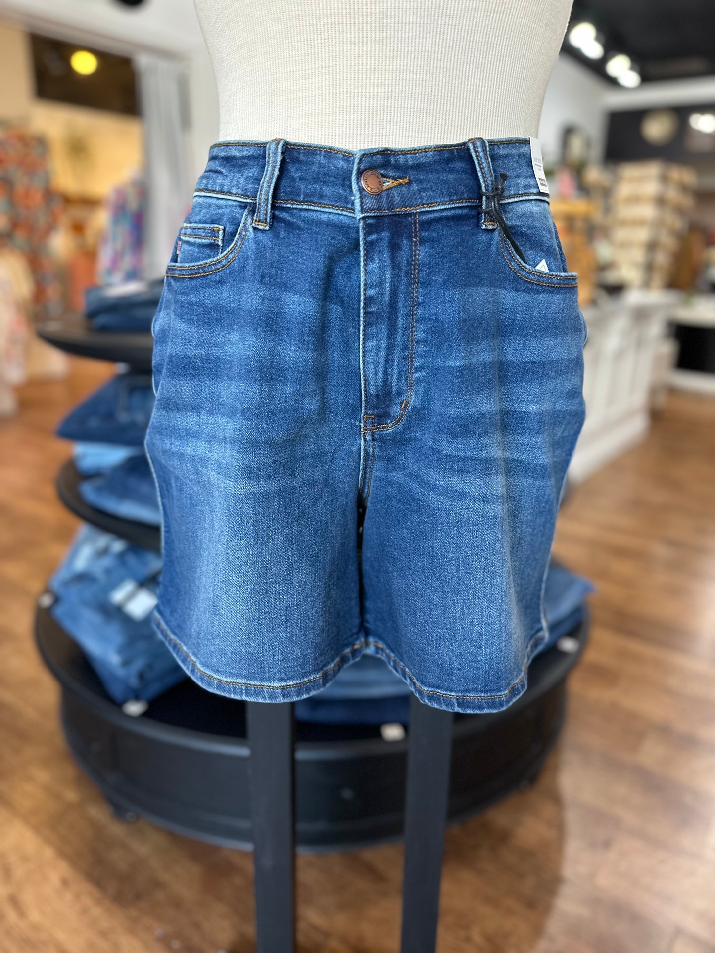 Judy Blue Mid Length Dad Shorts ~ HARLAN