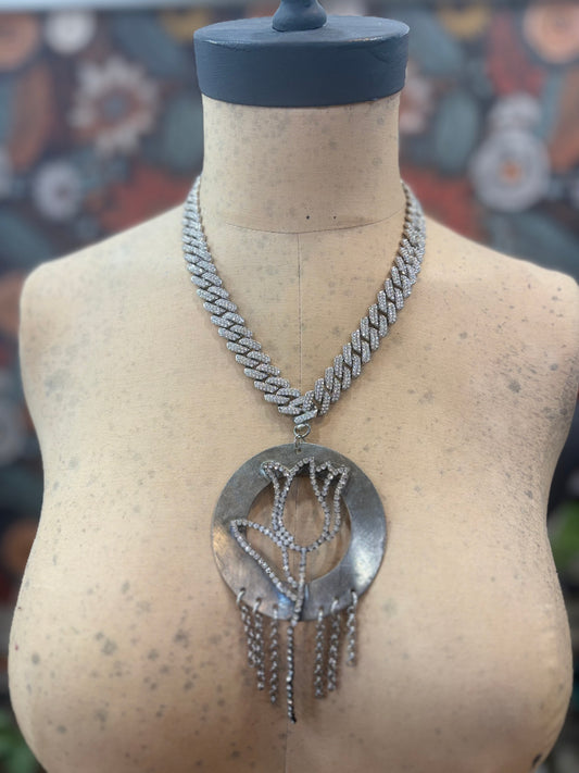 Glitzy Bloom Necklace / Art by Amy