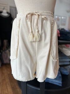 Casual Comfort Shorts ~ Ivory