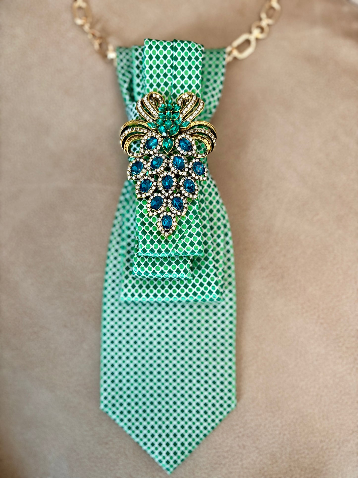 Simply Elegant Necktie Necklace /  Green with Crystal Cluster Brooch