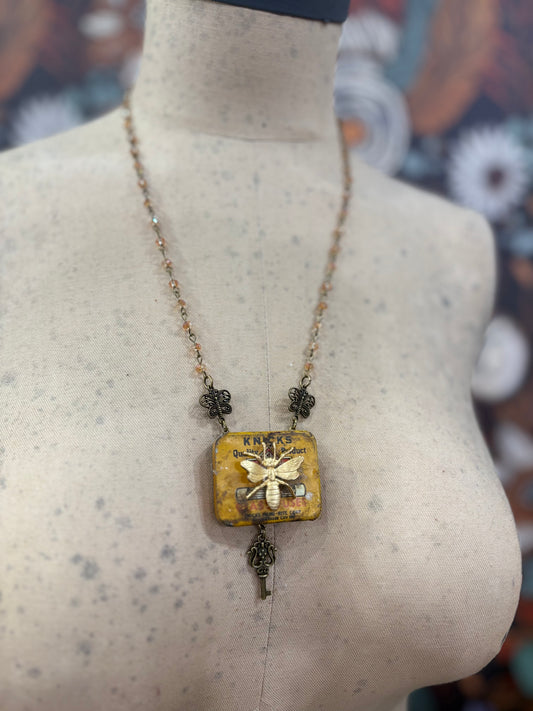 Bee 1950's Knicks Glass Fuse Tin Box Necklace