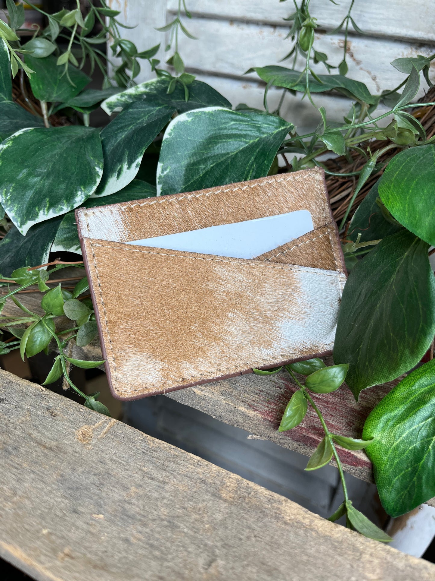 Myra Brun Card Holder