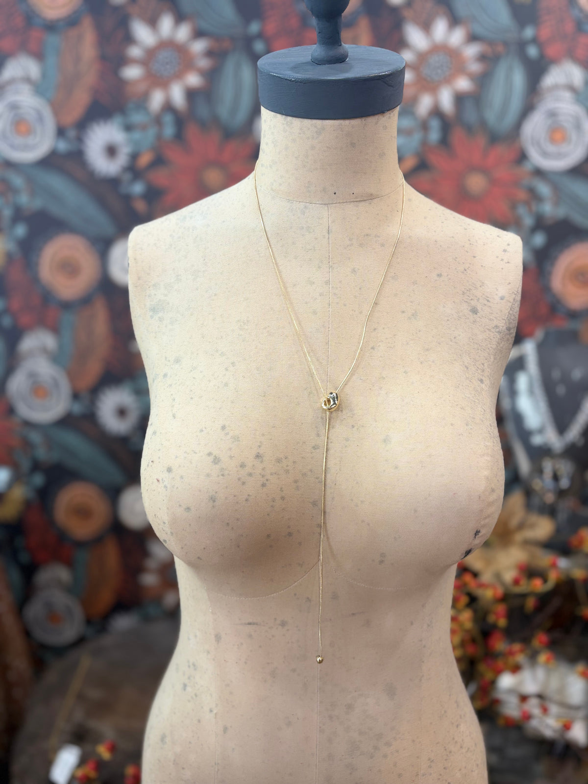A Little Loopy Lariat Necklace - Gold